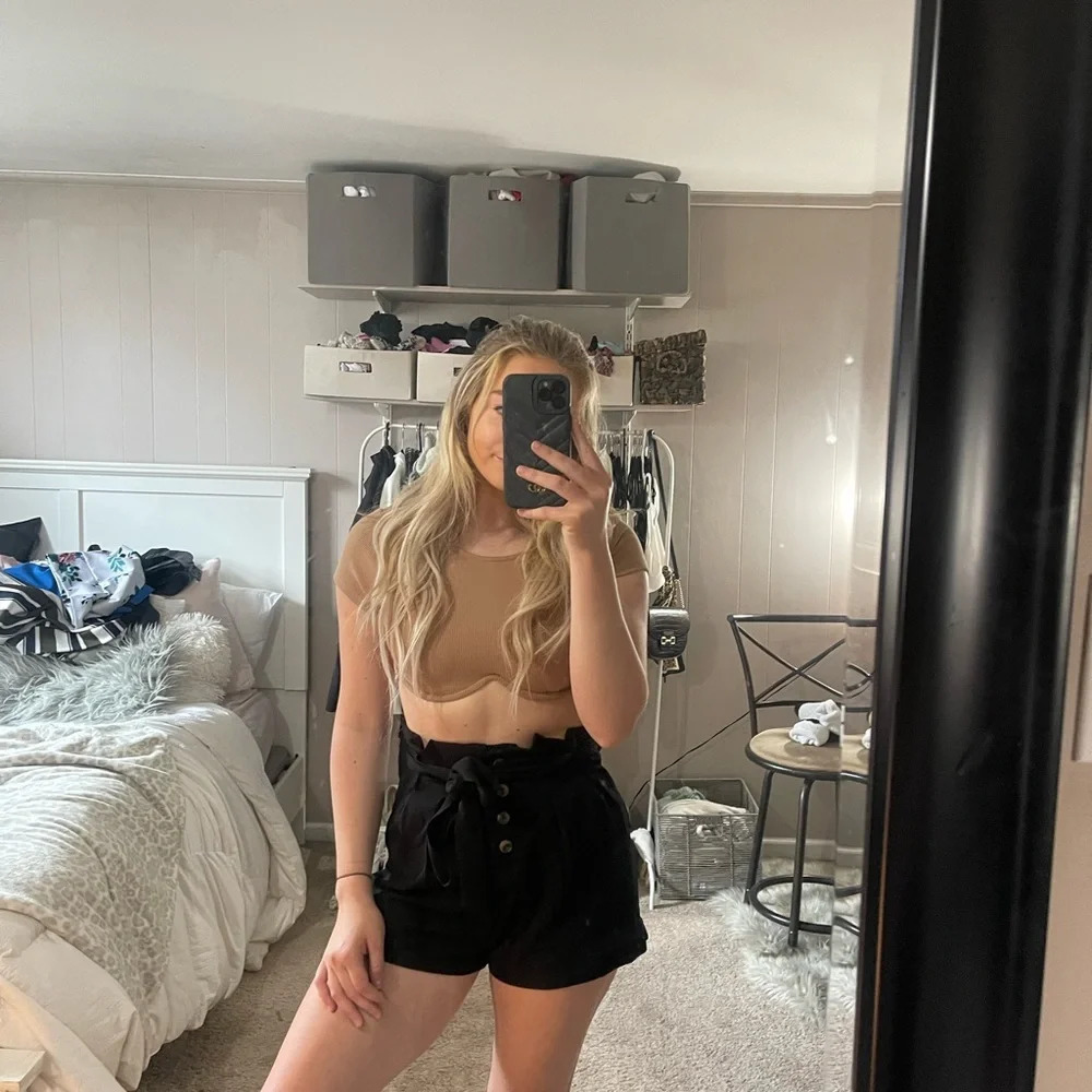 FOREVER 21 button up shorts S - Picture 4 of 15